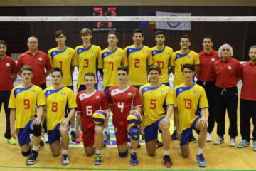 Suceveanul Alexandru Rață (nr.13) și fălticeneanul David Miron (5) se pregătesc pentru Campionatul European sub 19 ani