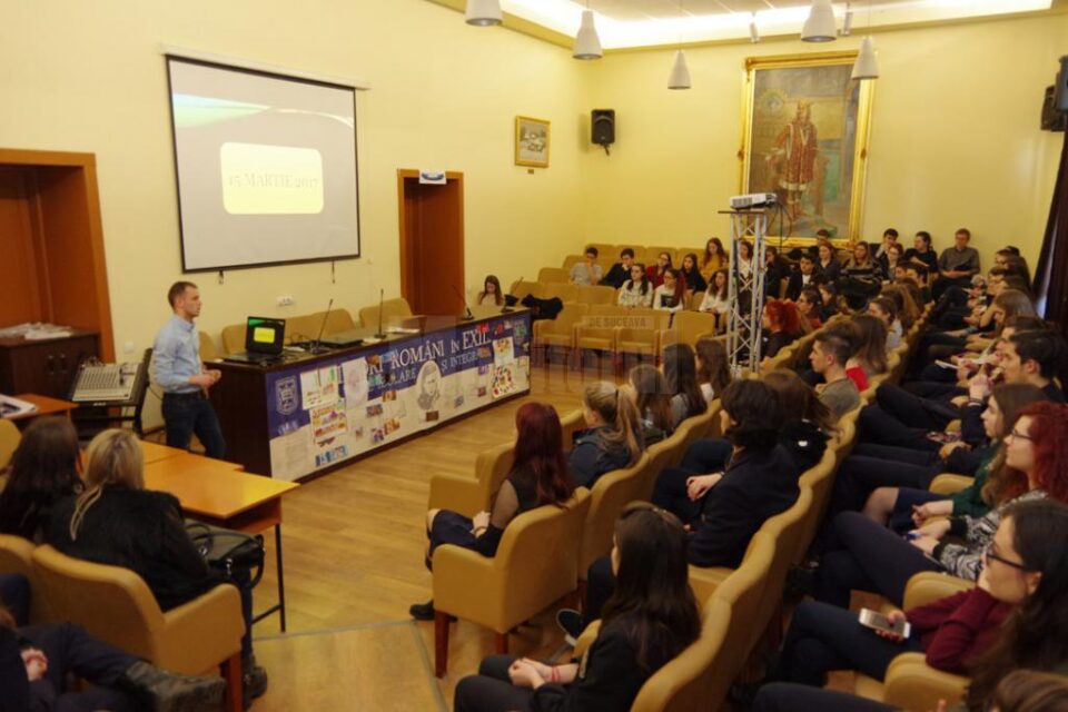 Pentru a-și promova serviciile, Andrei a ținut prezentări în liceele din țară