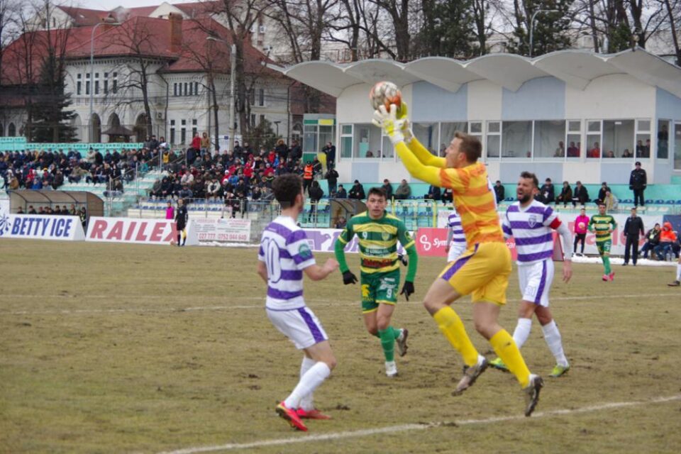 Foresta și Politehnica Timișoara au oferit un spectacol gustat de cei 1.200 de spectatori prezenți în tribunele stadionului Areni Foresta și Politehnica Timișoara au oferit un spectacol gustat de cei 1.200 de spectatori prezenți în tribunele stadionului Areni