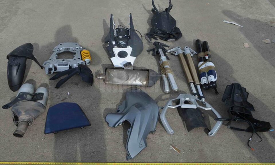 Aproape o sută de piese de motociclete furate din Italia, descoperite în PTF Siret