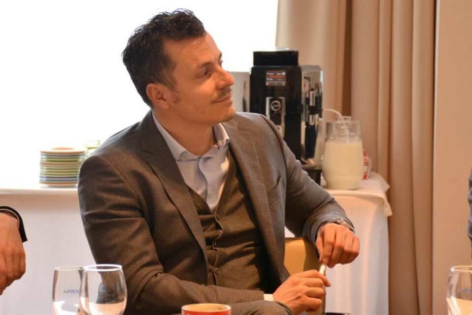 Sub auspiciile Comitetului de Est al Economiei Germane Ost-Ausschuss der Deutschen Wirtschaft, Romania a gazduit o masa rotunda pe tema industriei forestiere din Estul Europei