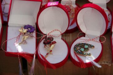 Aproape 60 de locații de vânzare a mărțișoarelor, autorizate în municipiul Suceava