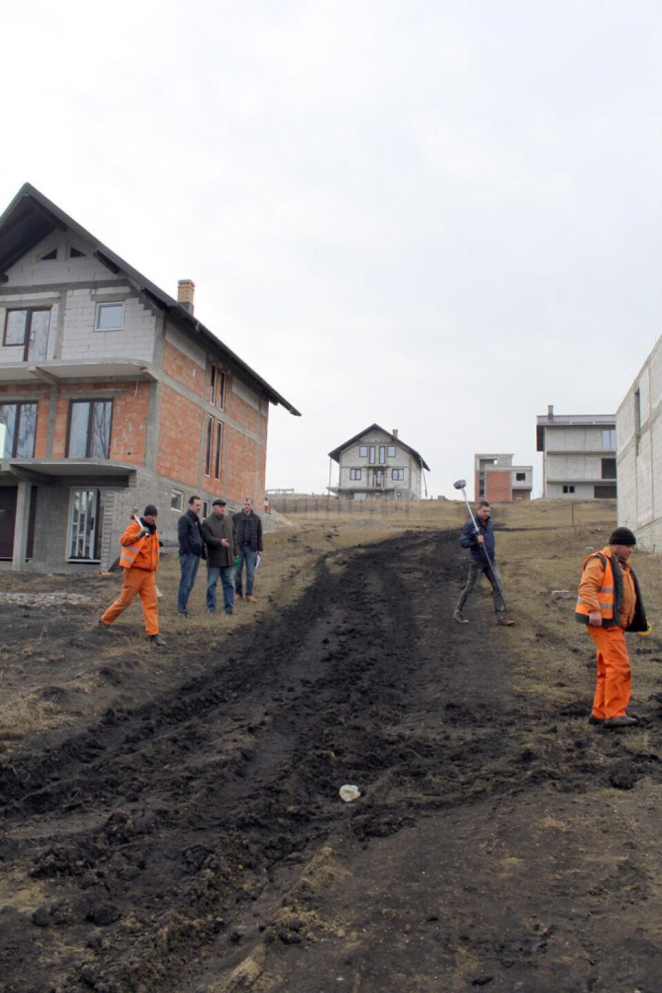 Start pentru amenajarea drumurilor din cartierul Europa