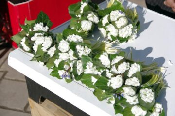 Aproape 60 de locații de vânzare a mărțișoarelor, autorizate în municipiul Suceava