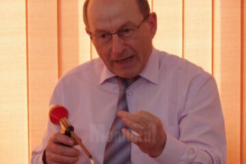 Dr. Ștefan Pușcașu și echipamentul medical