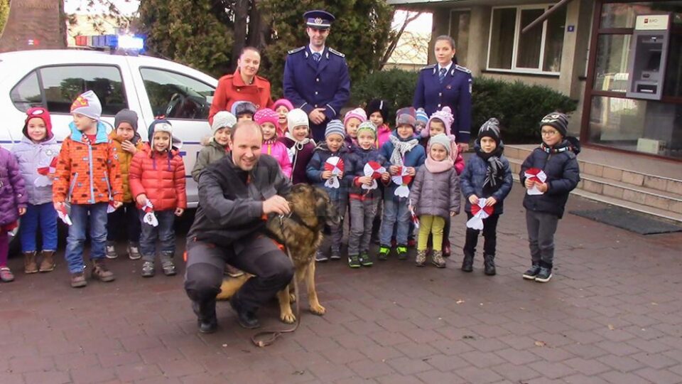 Printre gazdele copiilor a fost și patrupedul Mak