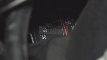 Acul vitezometrului s-a blocat la 140 km la oră