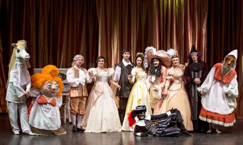 „Motanul încălțat”, miercuri, pe scena Teatrului „Matei Vișniec” Suceava