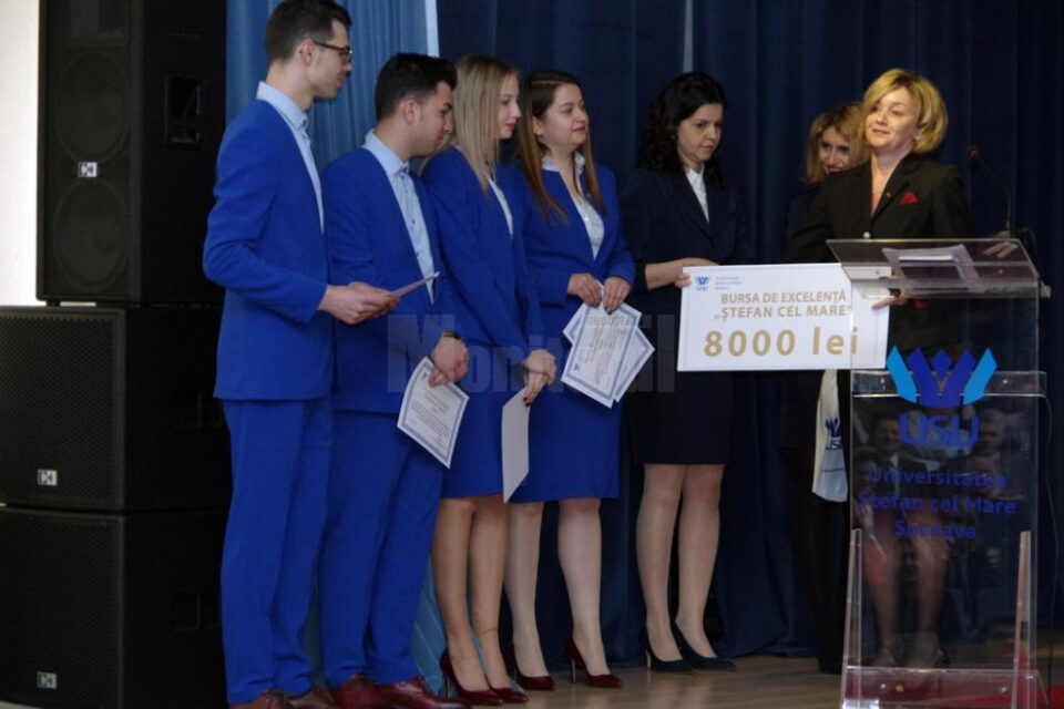 Bursă de 8.000 de lei pentru echipajul care a reprezentat România la Paris, în cadrul unui concurs de produse alimentare inovative