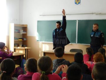Elevi de la mai multe școli se întrec la concursul județean „Micul Pieton”