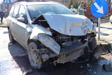 Autoturismul Fiat a pătruns în intersecție fără a respecta semnificația semnului STOP