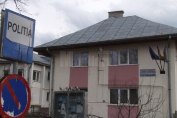 Cei patru indivizi care au vandalizat o mașină și casa unei familii din Șcheia, acuzați de patru infracțiuni