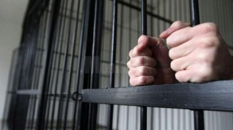 A mințit încercând să scape un șofer de dosar penal și va sta 1 an și 6 luni după gratii