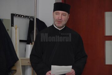 Moderatorul conferinței a fost pr. Constantin Ciupu, parohul Bisericii „Sfântul Simion” din Suceava