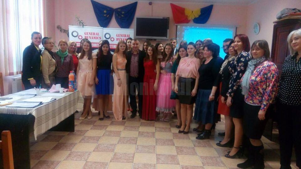 Concurs de creație vestimentară, la Liceul Tehnologic Dumbrăveni