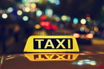 Furt dintr-un taxi lăsat descuiat peste noapte