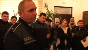 Revoltă a oamenilor din Șcheia împotriva romilor care le sparg casele și a polițiștilor, care au scăpat comuna de sub control
