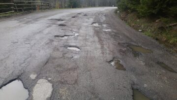 DN 18, la limita Sucevei cu Maramureșul, un imens dezastru
