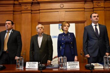 Noul prefect, Mirela Adomnicăi, a anunțat că va veghea la respectarea legii și nu va cere instituțiilor să-și depășească atribuțiile