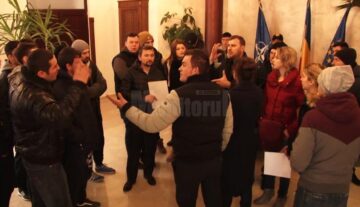 Cei peste 100 de locuitori nemultumiți au semnat o petiție pe care o vor înainta prefecturii și poliției județene