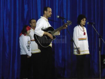 Spectacolul ,,Poezie și cântec pentru mama”, ediția I, la Mitocu Dragomirnei