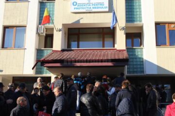 Protest spontan la APM Suceava
