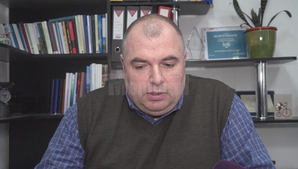 Renato Tronciu, directorul Colegiului National "Mihai Eminescu" a relatat că cei doi frați au avut un comportament suspect înca din luna noiembrie a anului trecut