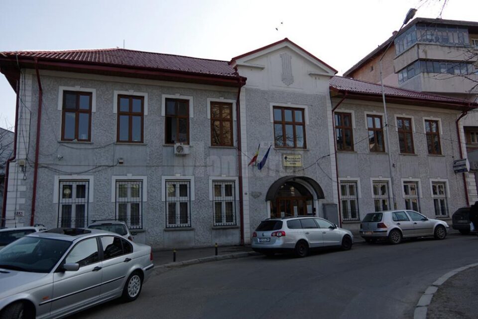 Concurs de interpretare la pian „Tinere talente”, la Colegiul de Artă „Ciprian Porumbescu”