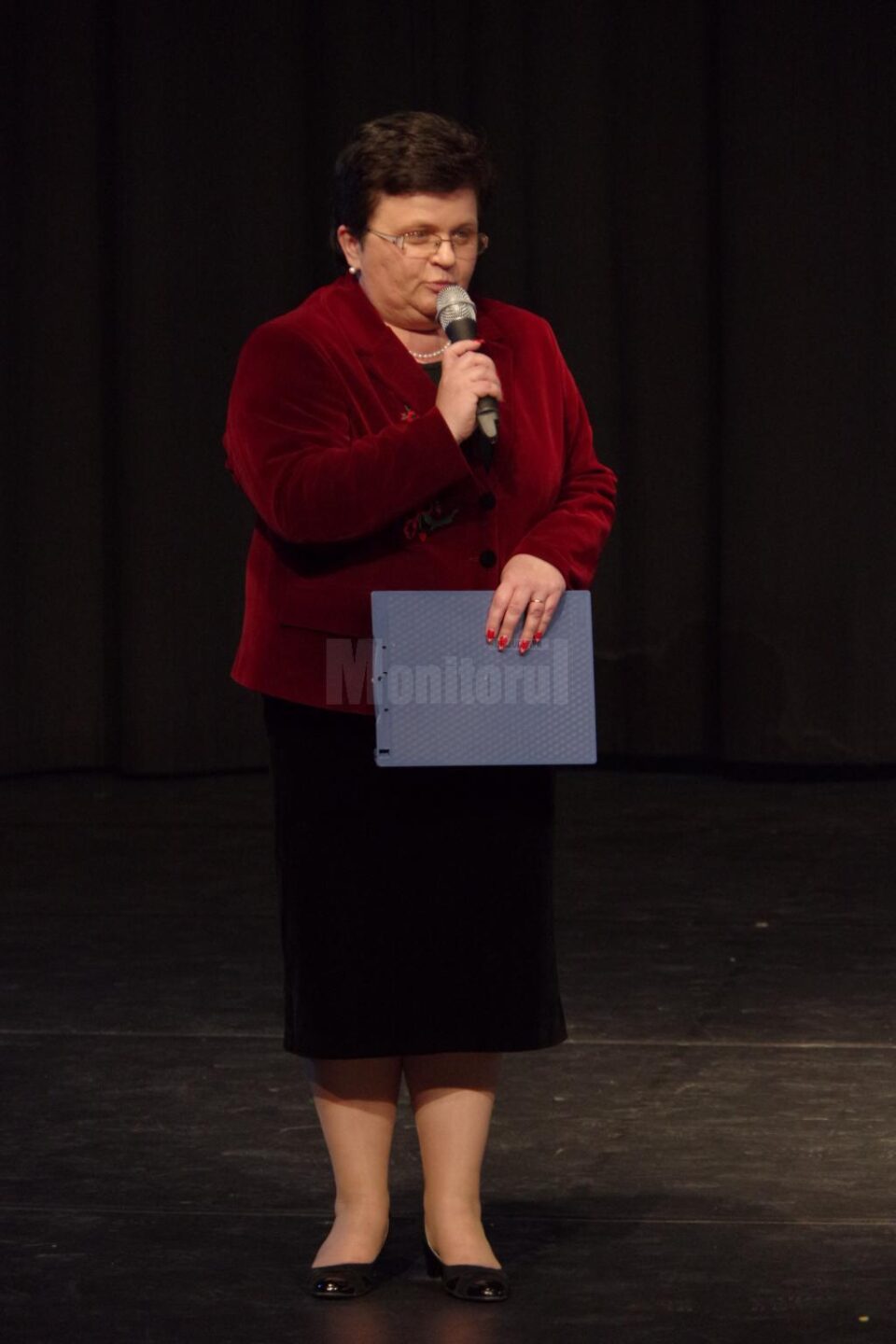 Spectacolul a fost prezentat de inițiatoarea și sufletul acestui eveniment caritabil, profesoara Daniela Ceredeev, de la Vatra Moldoviței