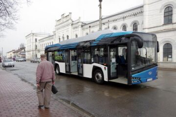 Autobuzul electric va circula pe traseele din Suceava până la finele lunii martie, călătoriile fiind gratuite