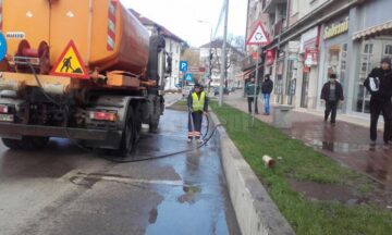 Lucrările de salubrizare stradală, programate la ore cu trafic rutier mai redus