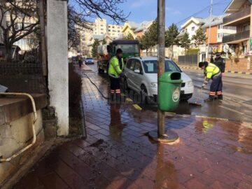 Lucrările de salubrizare stradală, programate la ore cu trafic rutier mai redus