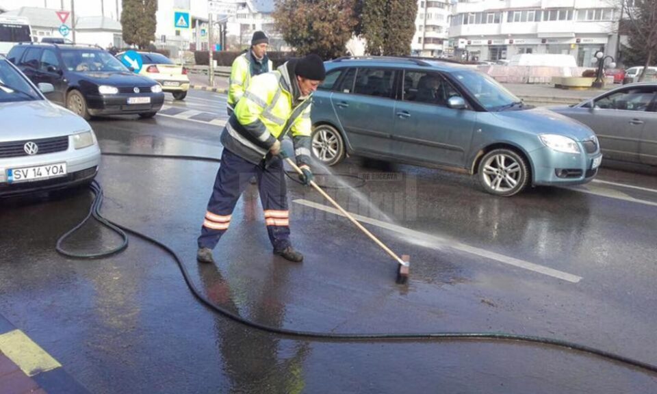 Curățenia de primăvară, necesară, dar privită cu nemulțumire de unii șoferi