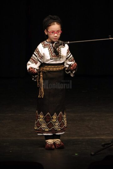 Alexandra Cenușă, clasa I, Școala Gimnazială Vatra Moldoviței