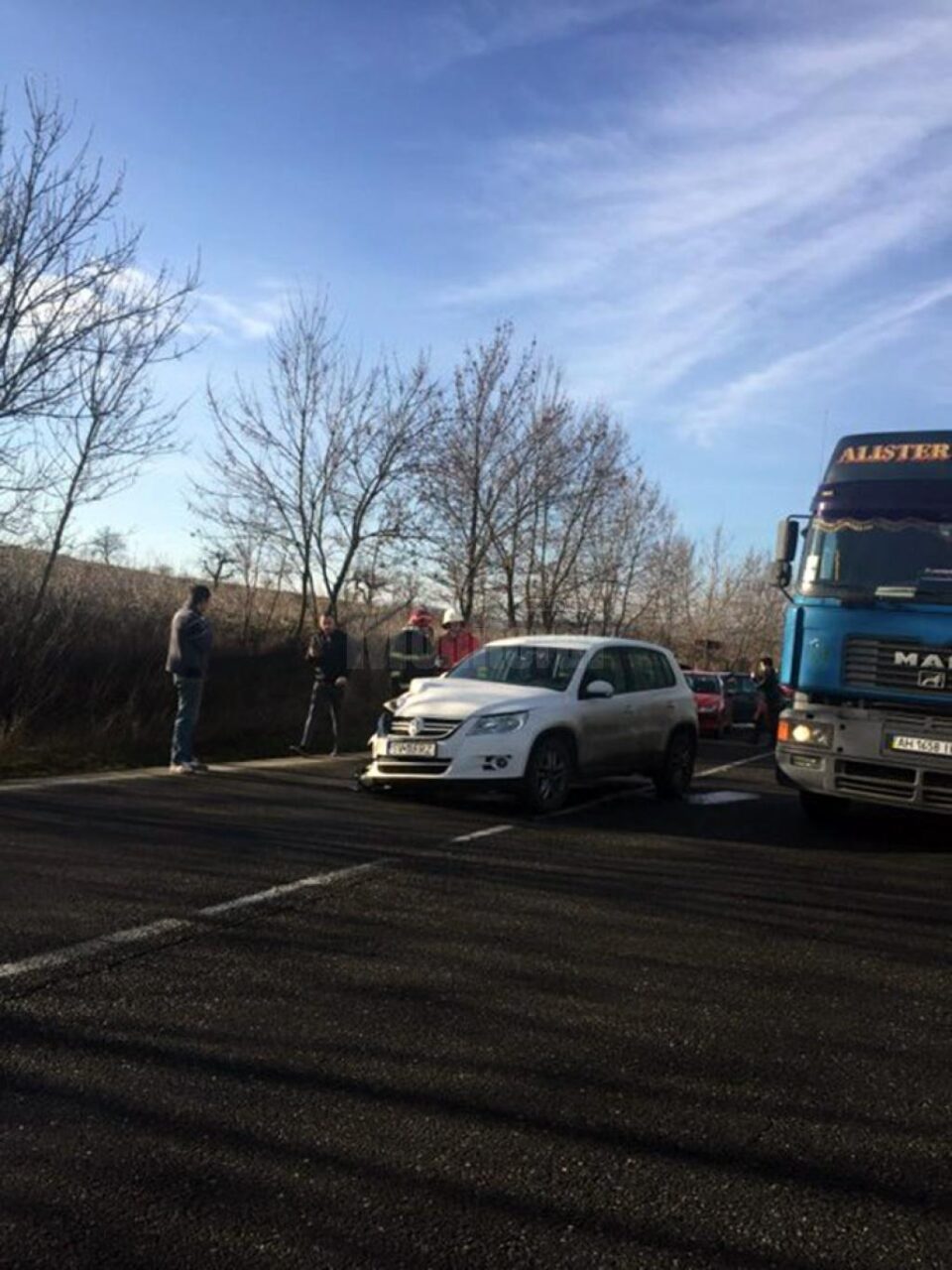 Patru mașini au fost implicate într-o tamponare în lanț pe E 85, la Bunești