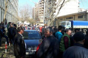 Minerii de la Crucea vor protesta în fata Guvernului României