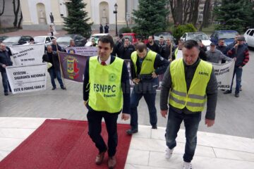 Protest zgomotos al polițiștilor suceveni care au ieșit în stradă