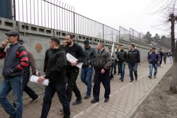 Protest zgomotos al polițiștilor suceveni care au ieșit în stradă