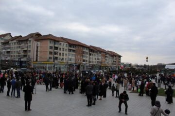 Peste 1000 de suceveni, majoritatea cu copii, au participat la Marsul pentru Viata 2