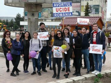 Marșul pentru viață 2017, desfășurat sub genericul „Ajută Mama și Copilul! Ei depind de tine!”, desfășurat vineri, 24 martie, la Fălticeni