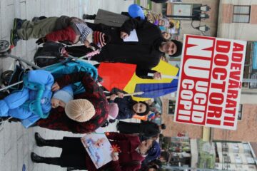 Peste 1000 de suceveni, majoritatea cu copii, au participat la Marsul pentru Viata 3