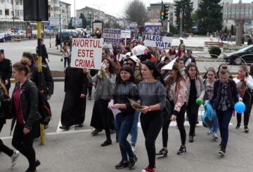 Marșul pentru viață 2017, desfășurat sub genericul „Ajută Mama și Copilul! Ei depind de tine!”, desfășurat vineri, 24 martie, la Fălticeni