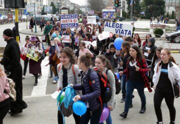 Marșul pentru viață 2017, desfășurat sub genericul „Ajută Mama și Copilul! Ei depind de tine!”, desfășurat vineri, 24 martie, la Fălticeni