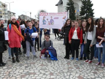 Marșul pentru viață 2017, desfășurat sub genericul „Ajută Mama și Copilul! Ei depind de tine!”, desfășurat vineri, 24 martie, la Fălticeni