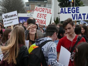 Marșul pentru viață 2017, desfășurat sub genericul „Ajută Mama și Copilul! Ei depind de tine!”, desfășurat vineri, 24 martie, la Fălticeni