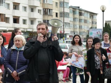 Marșul pentru viață 2017, desfășurat sub genericul „Ajută Mama și Copilul! Ei depind de tine!”, desfășurat vineri, 24 martie, la Fălticeni