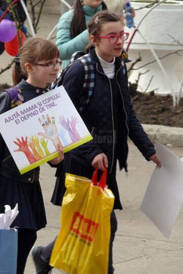 Marșul pentru viață 2017, desfășurat sub genericul „Ajută Mama și Copilul! Ei depind de tine!”, desfășurat vineri, 24 martie, la Fălticeni