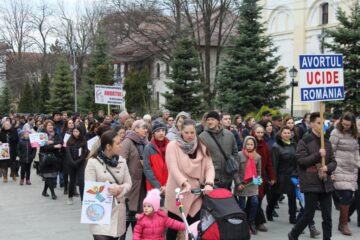 Peste 1000 de suceveni, majoritatea cu copii, au participat la Marsul pentru Viata