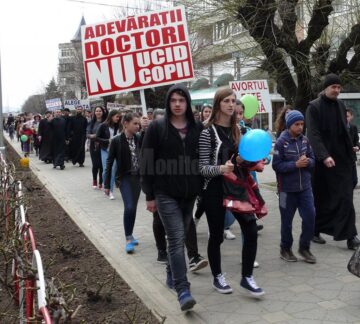 Marșul pentru viață 2017, desfășurat sub genericul „Ajută Mama și Copilul! Ei depind de tine!”, desfășurat vineri, 24 martie, la Fălticeni