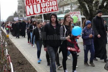 Marșul pentru viață 2017, desfășurat sub genericul „Ajută Mama și Copilul! Ei depind de tine!”, desfășurat vineri, 24 martie, la Fălticeni